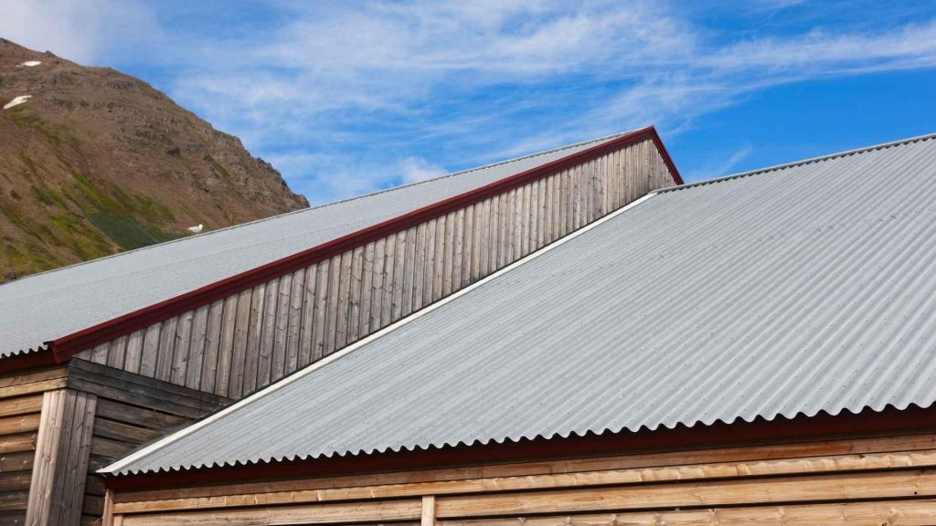 Metal roofing in Center Point, installation near Parkway.